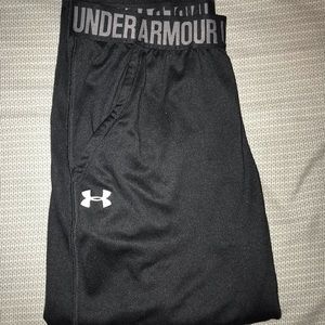 UA cropped joggers